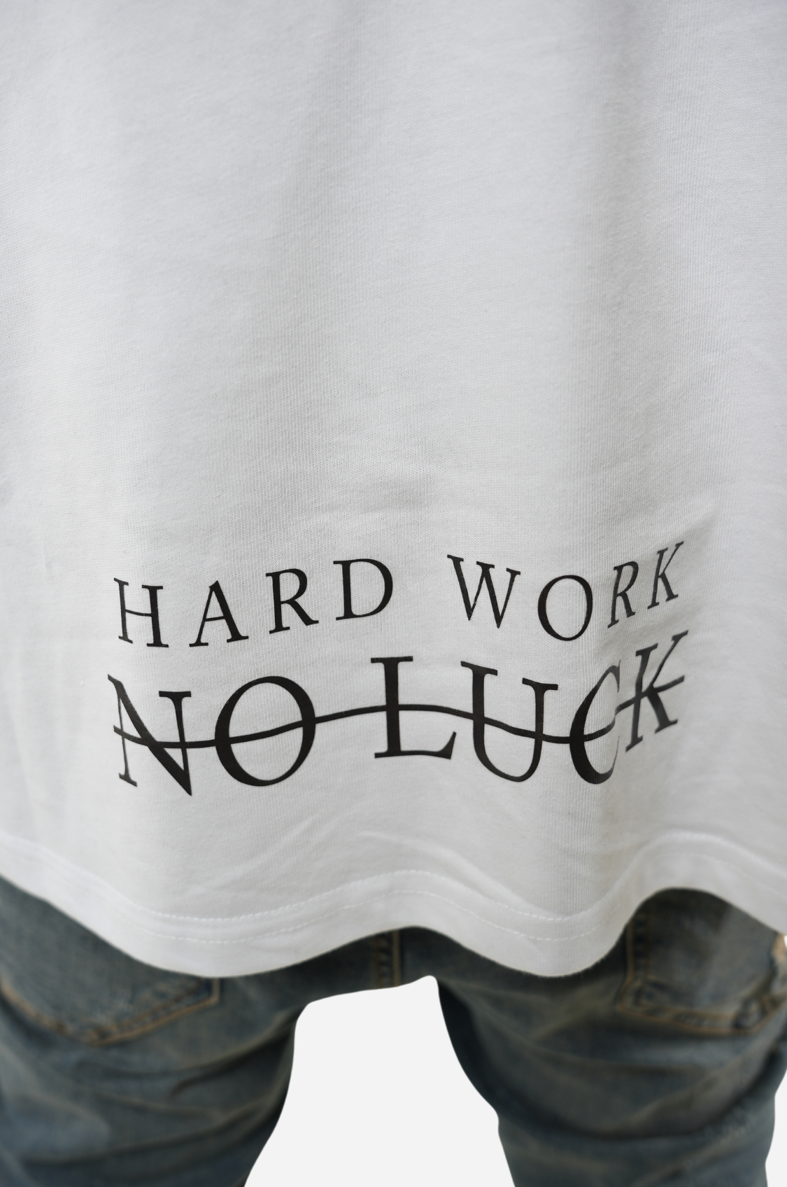 MINIMAL 7 FIGURES TEE - WHITE
